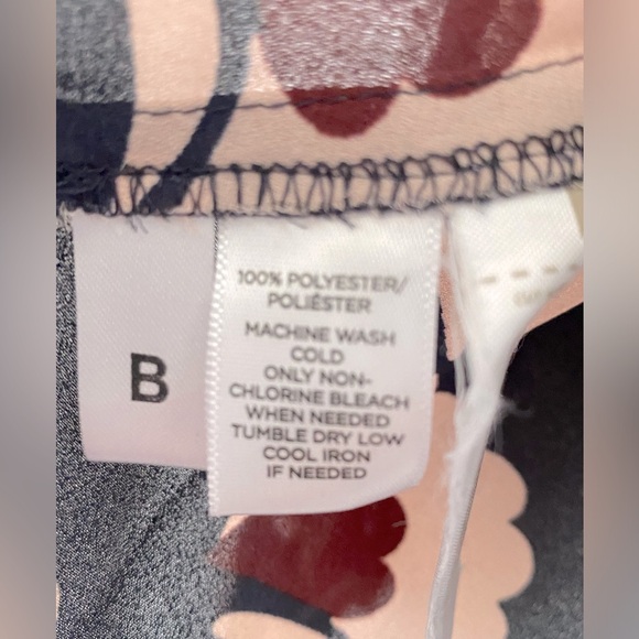 Loft by Ann Taylor. Size Small. Long sleeve blouse. Navy blue and pink - Picture 3 of 4